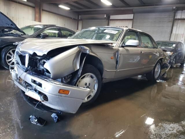 Jaguar XJ6
