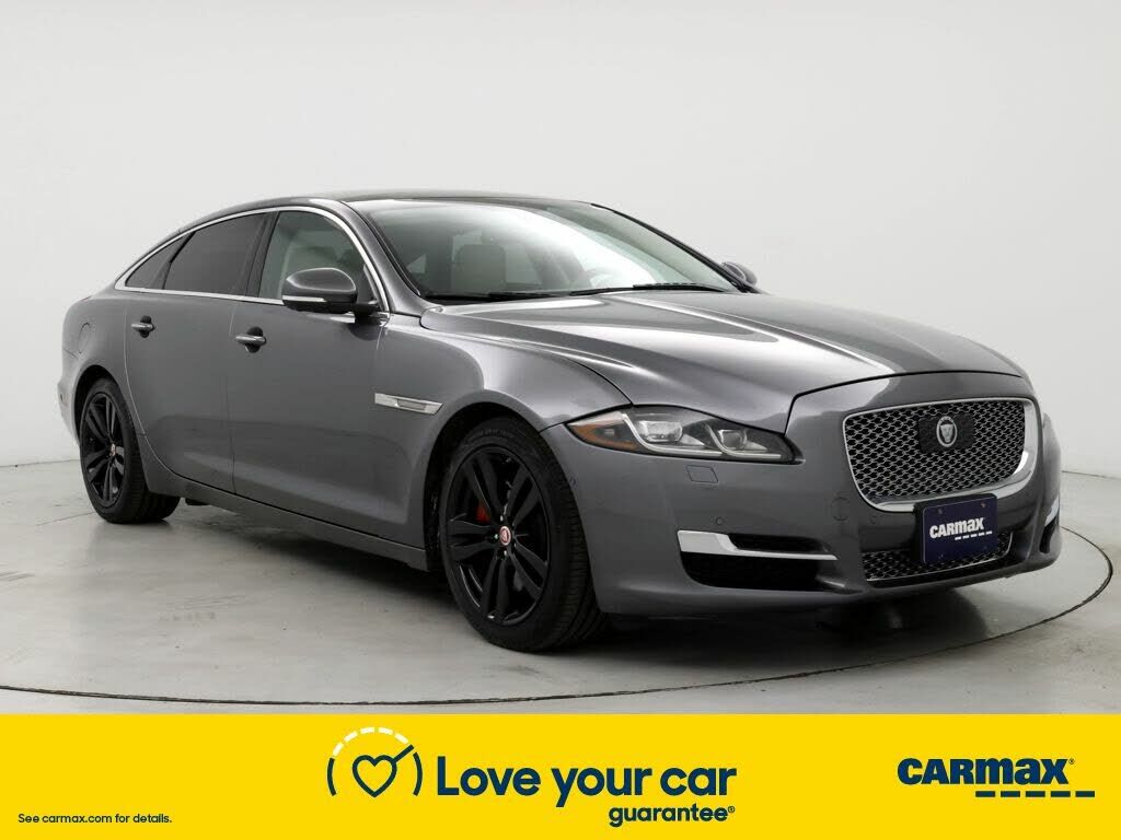Jaguar XJ