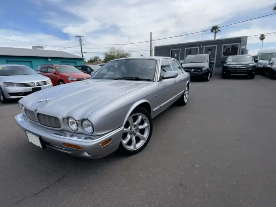 Jaguar XJR