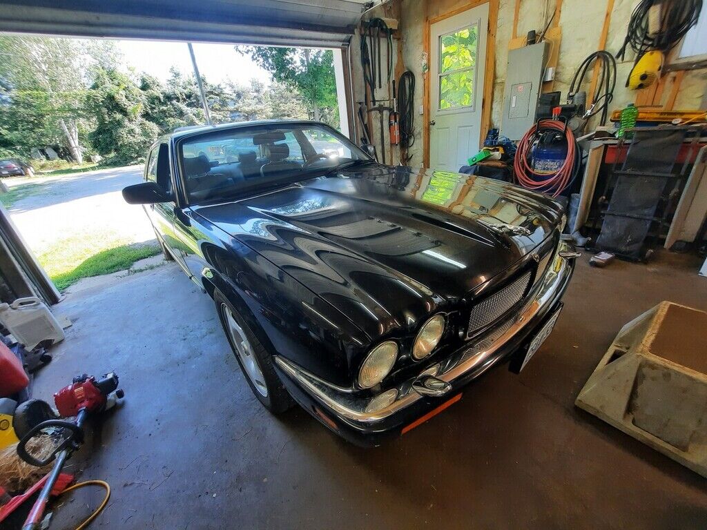 Jaguar XJR