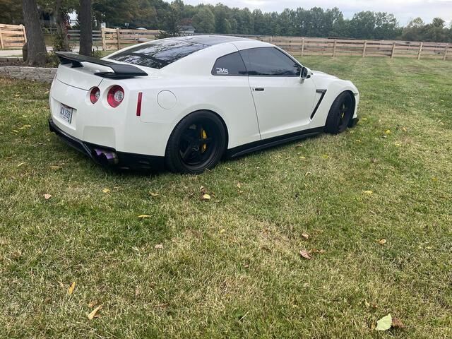 Nissan GT-R