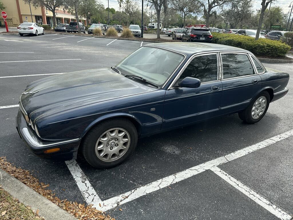 Jaguar XJ8
