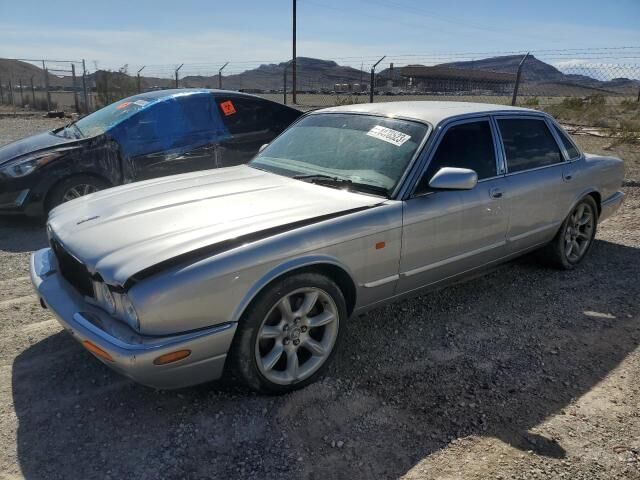 Jaguar XJR