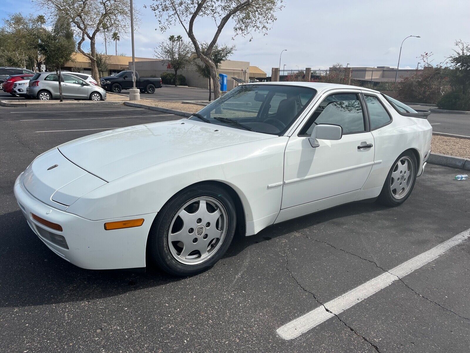 Porsche 944