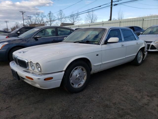 Jaguar XJ8