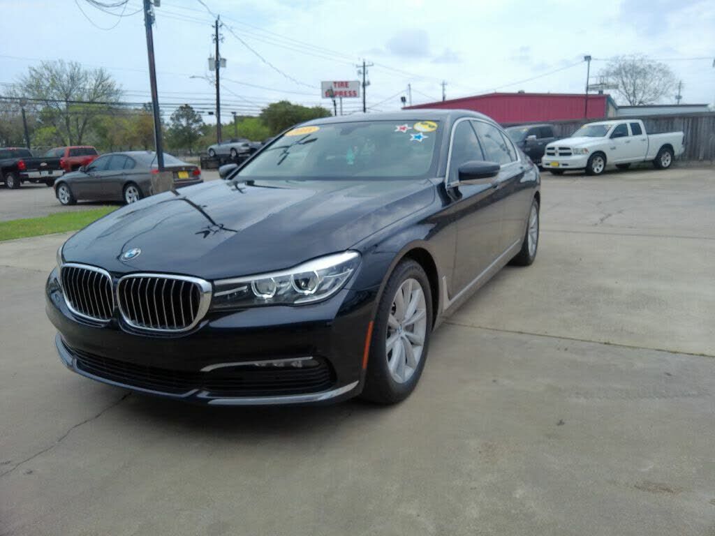 2018 BMW 740i