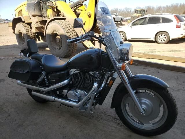 Honda VT1100C2 (SHADOW SABRE)