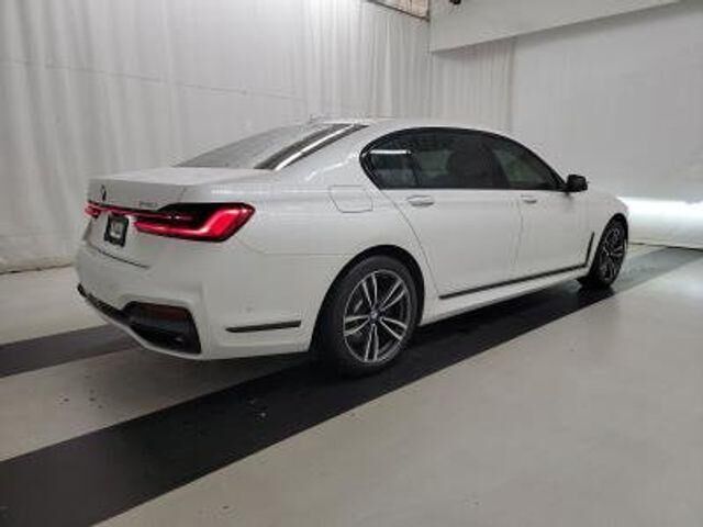 2020 BMW 740i