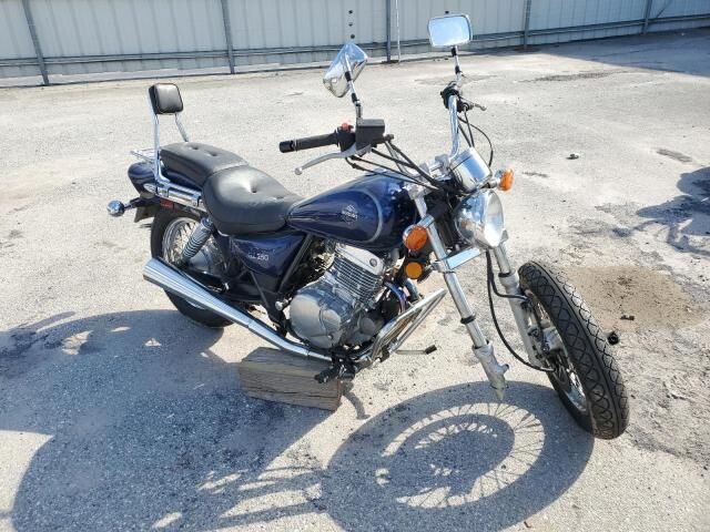 Suzuki GZ250K