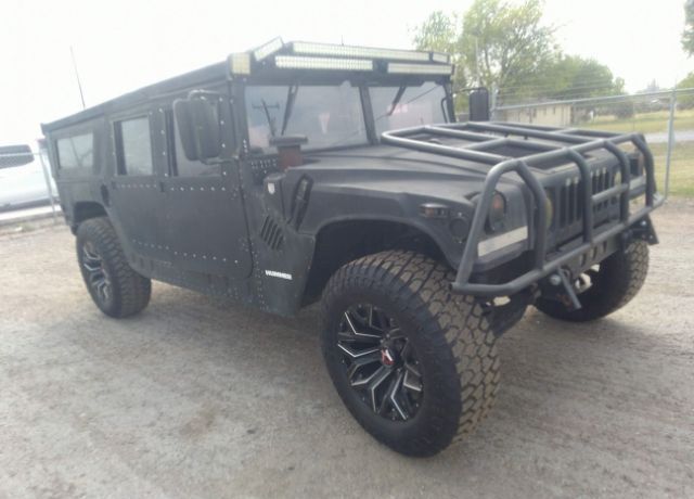 HUMMER H1
