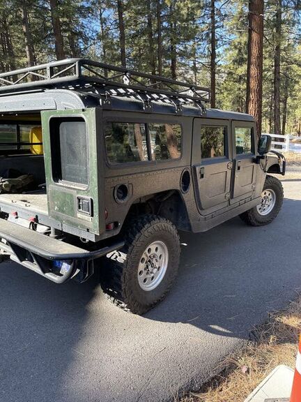 HUMMER H1