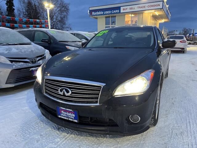 Infiniti M56