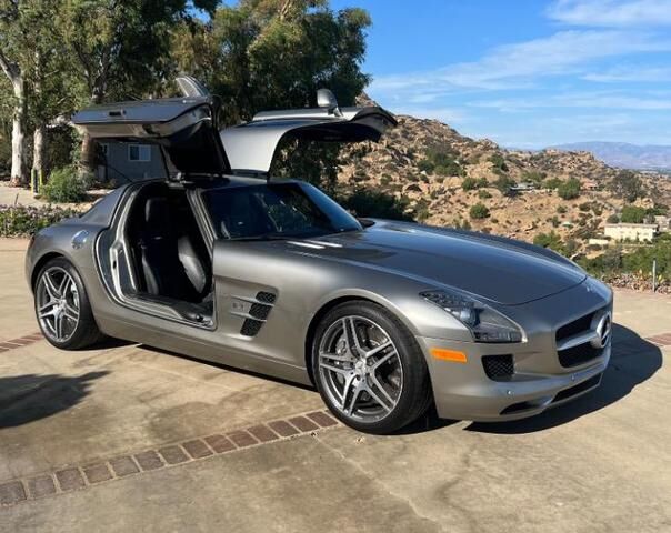 Mercedes-Benz SLS-Class