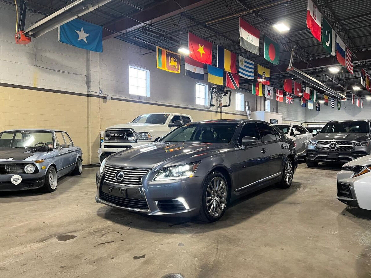 Lexus LS