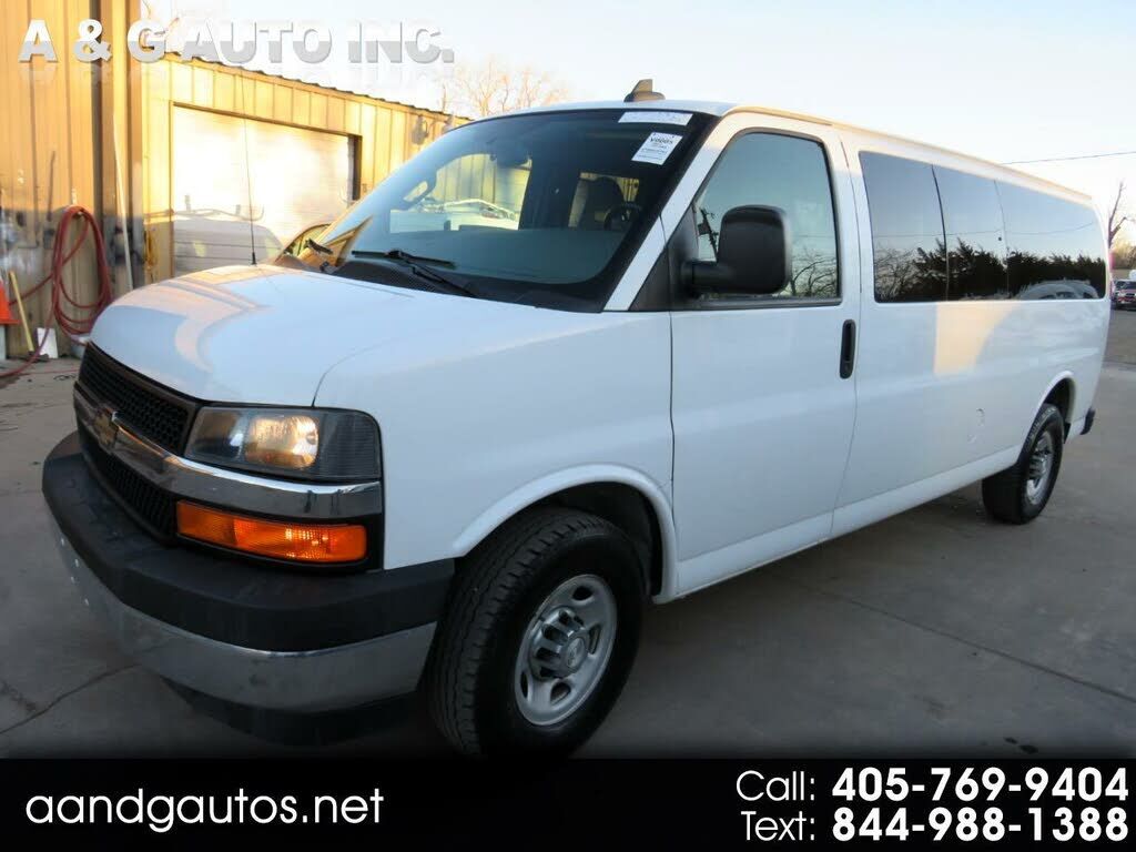 2017 CHEVROLET Express