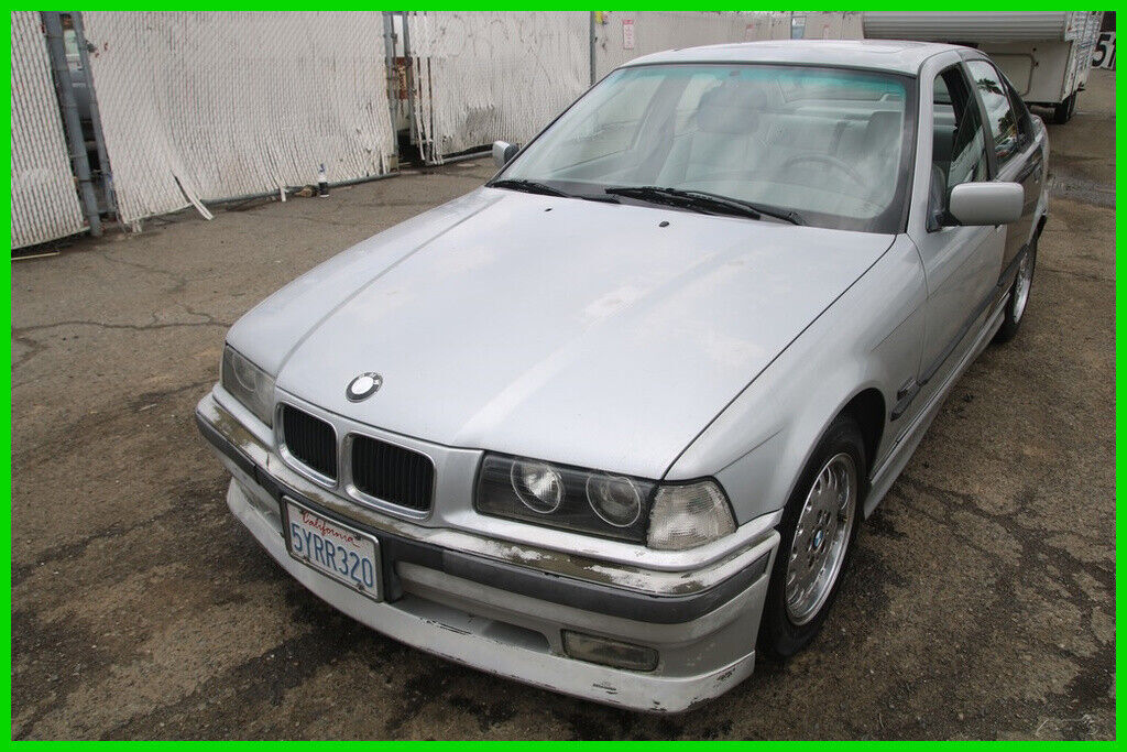 BMW 328i