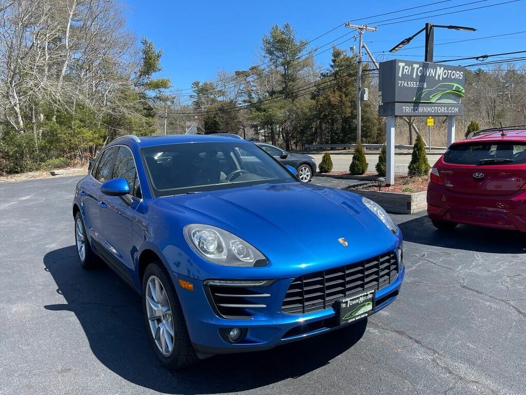 2016 PORSCHE Macan