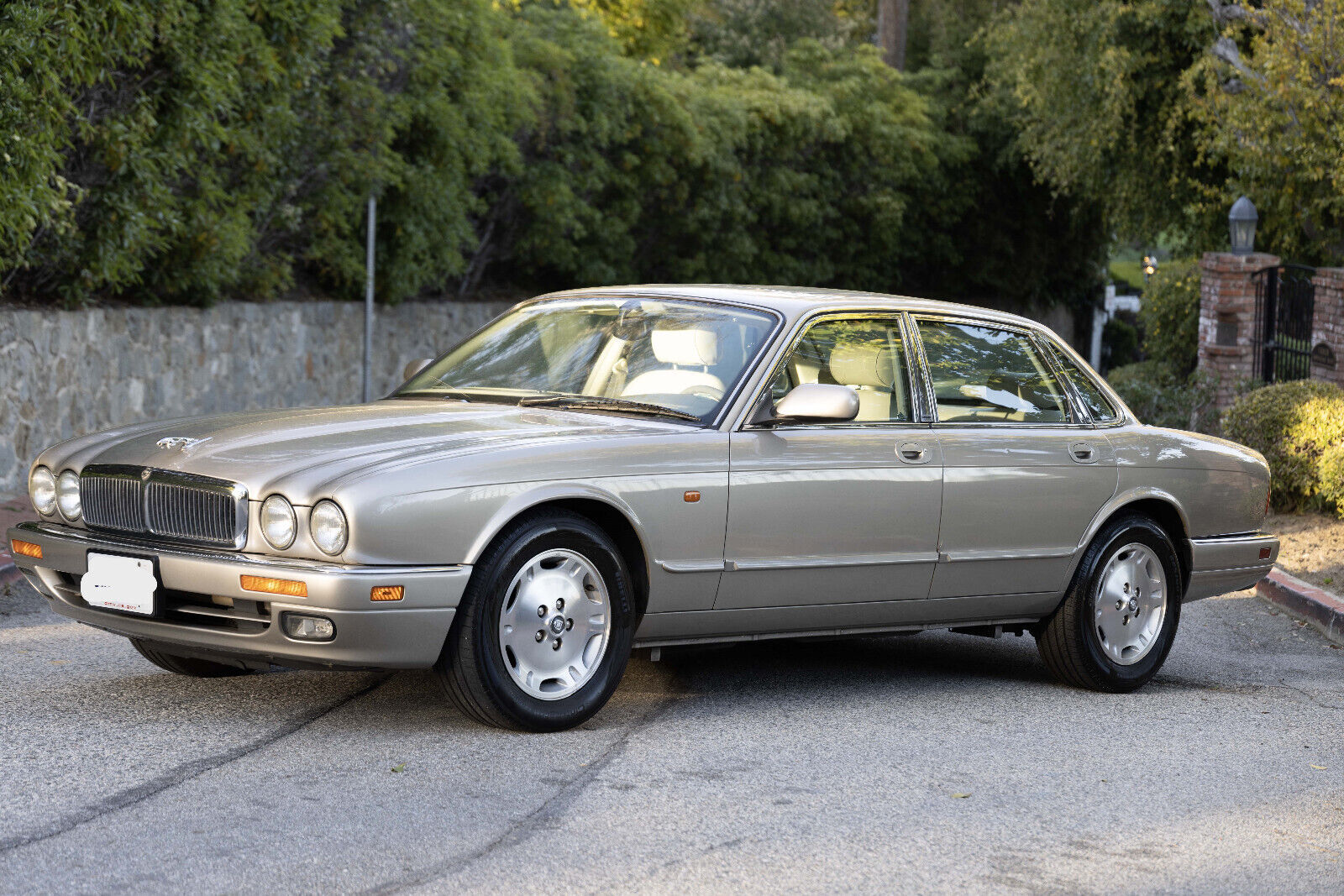 Jaguar XJ6