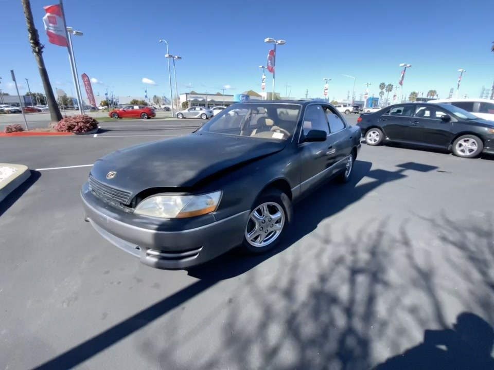 Lexus ES