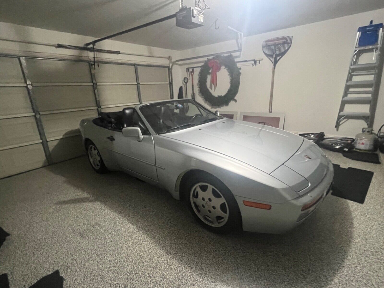 Porsche 944