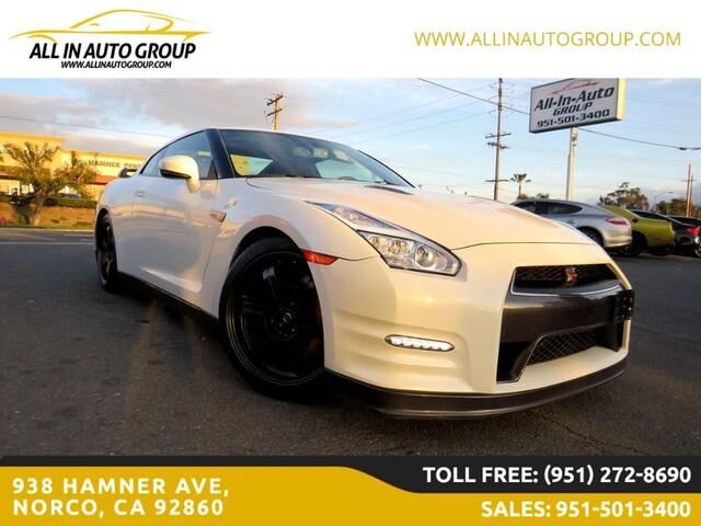 Nissan GT-R