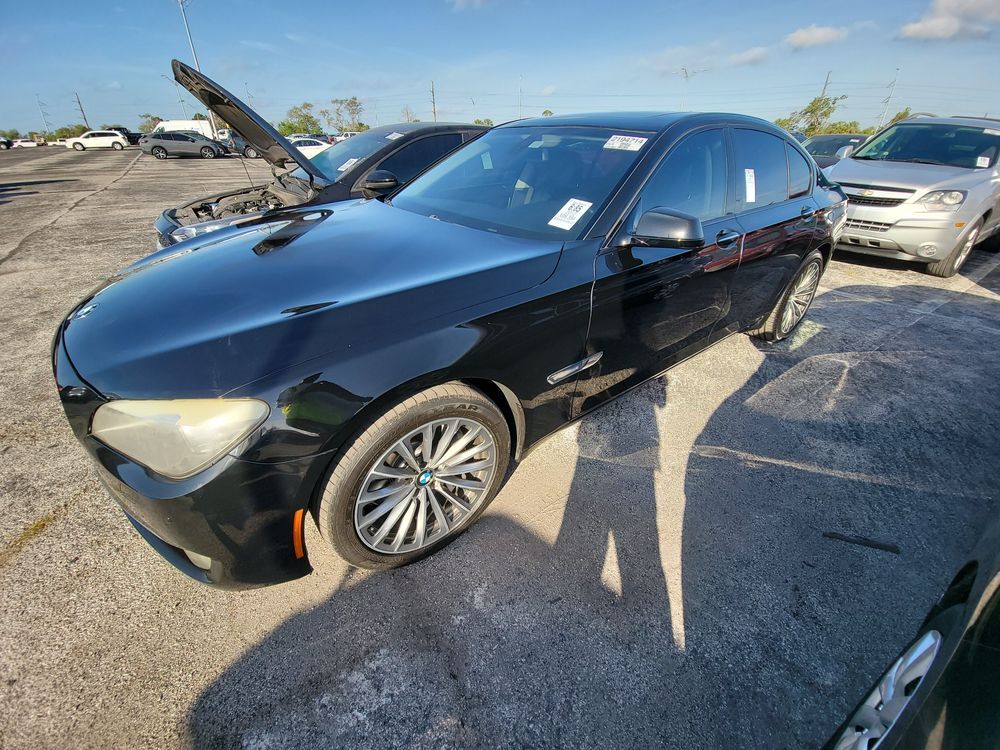BMW 740i