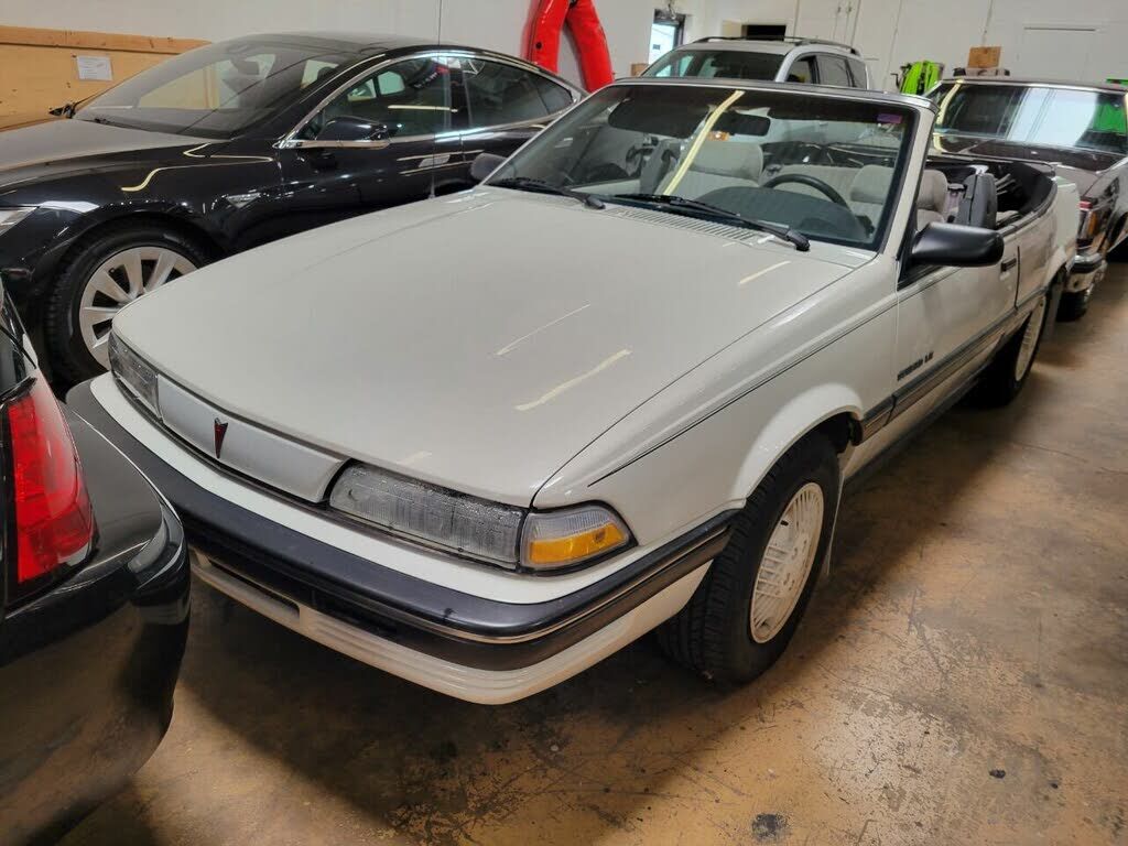 Pontiac Sunbird