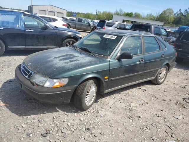 Saab 900