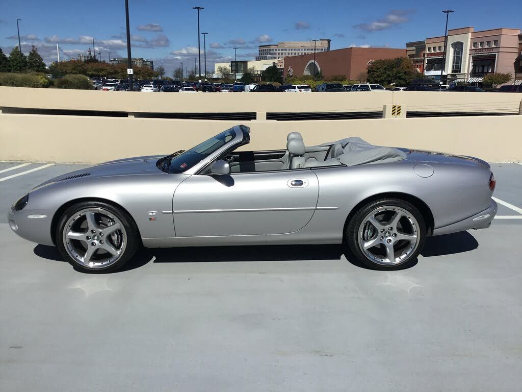 Jaguar XKR