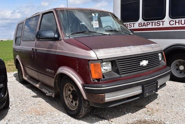 Chevrolet Astro Van