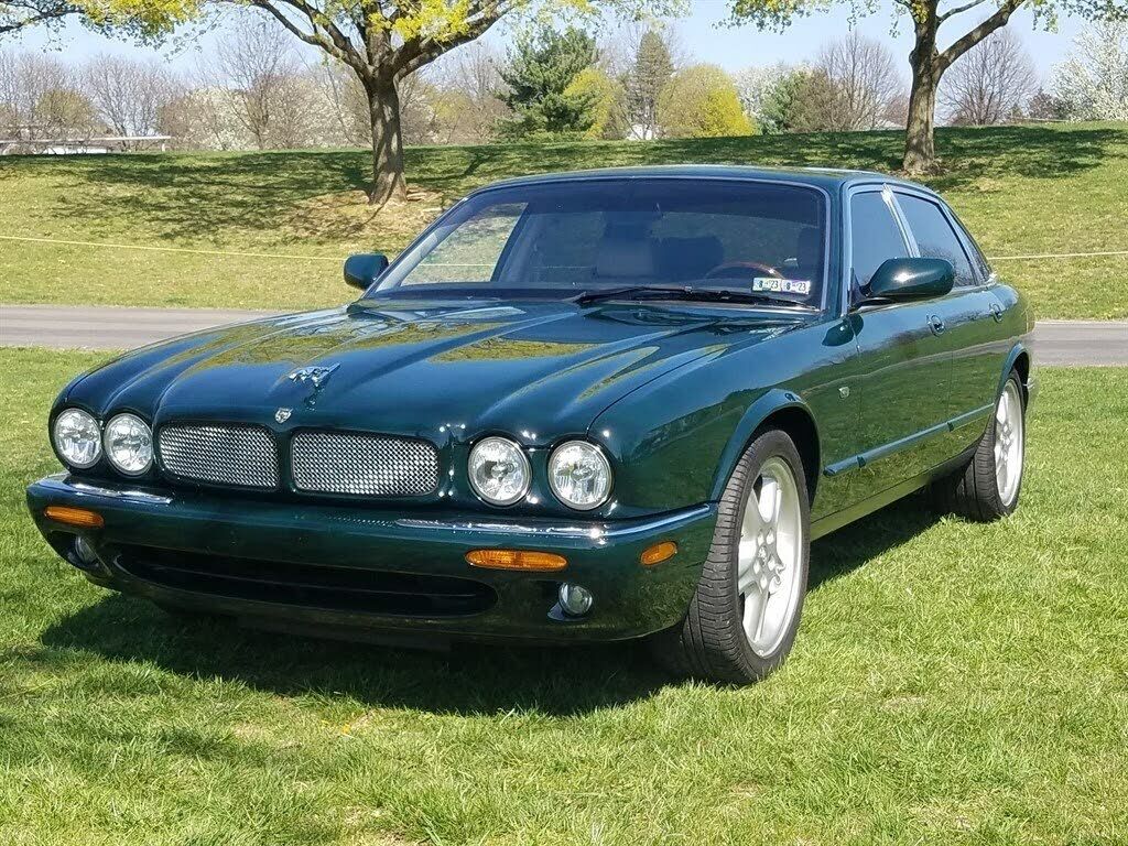 Jaguar XJR