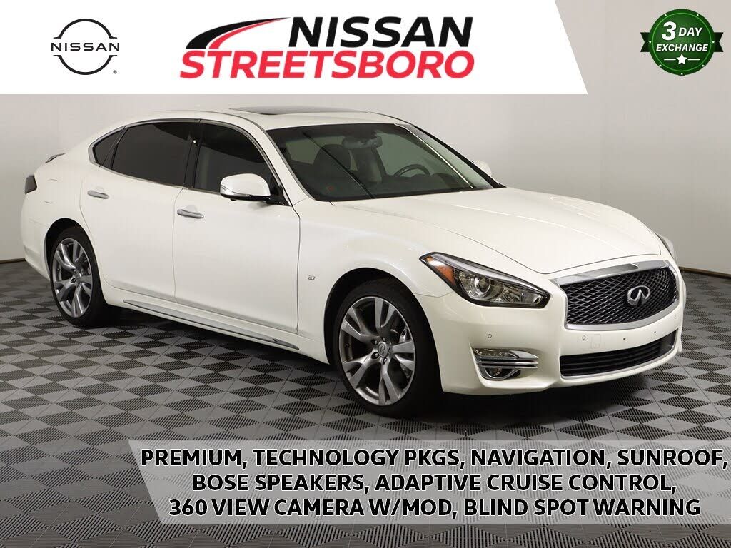 Infiniti Q70L