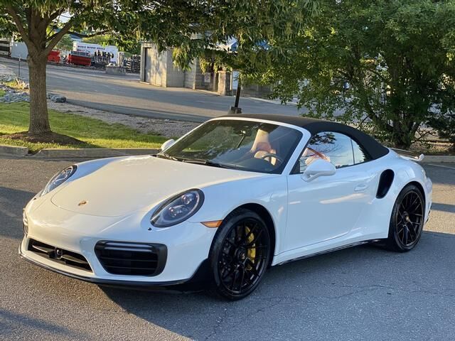 2018 PORSCHE 911