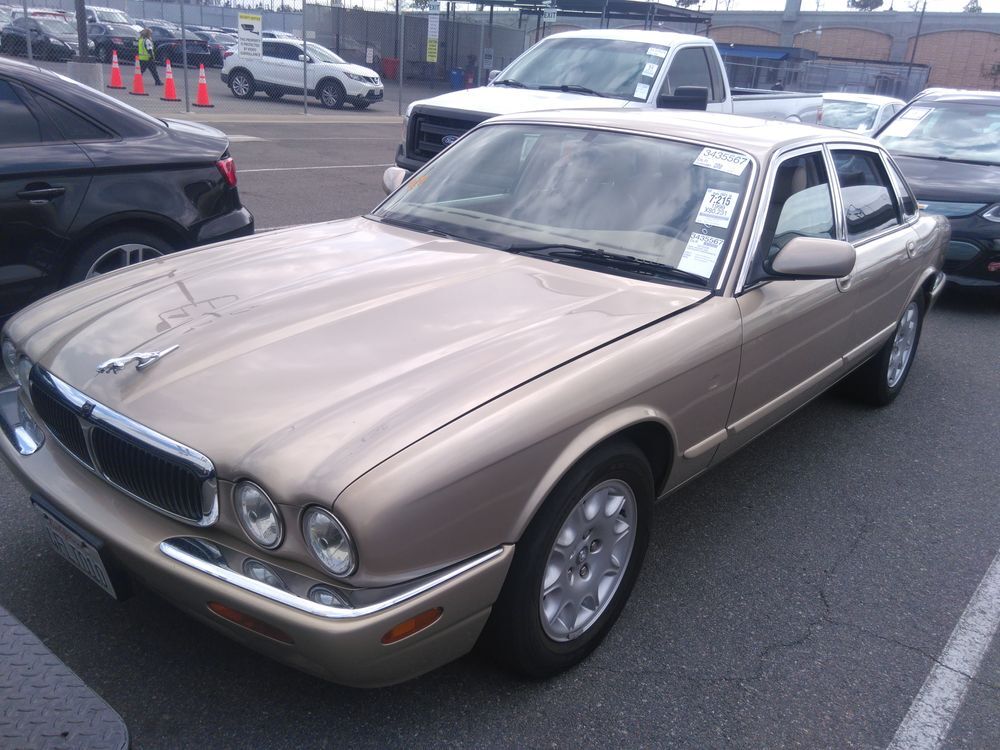Jaguar XJ8