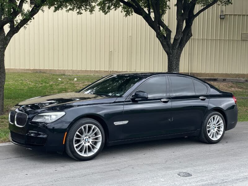 BMW 740i