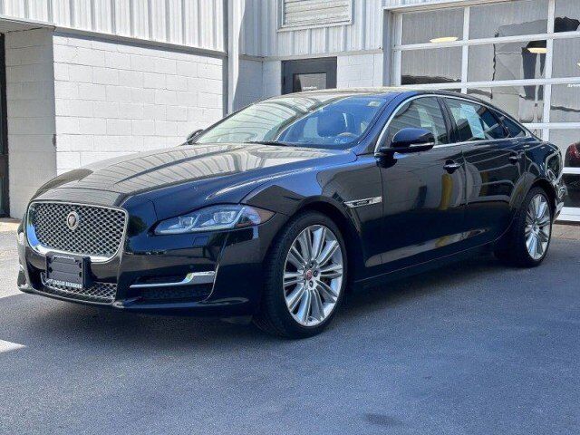 Jaguar XJ