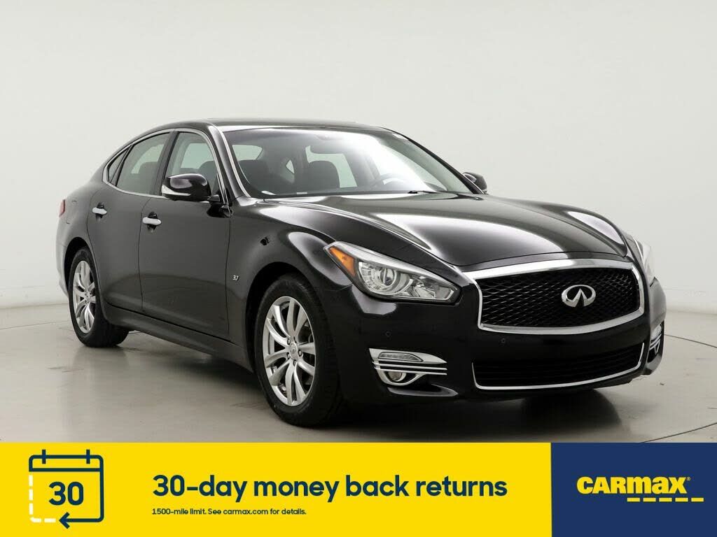 Infiniti Q70