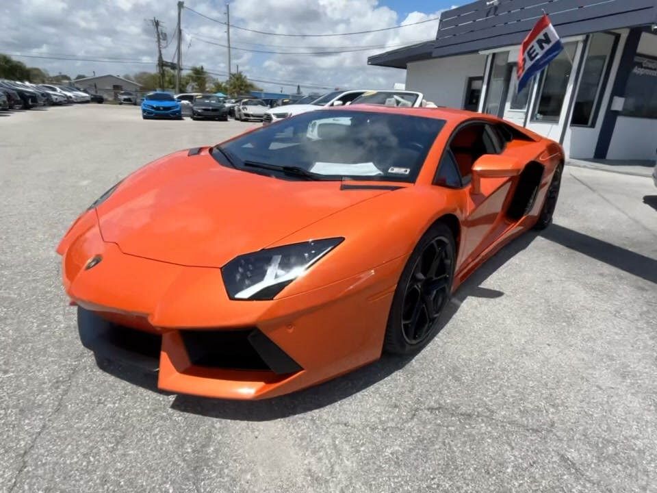 LAMBORGHINI