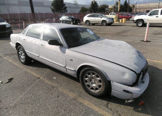 Jaguar XJ8