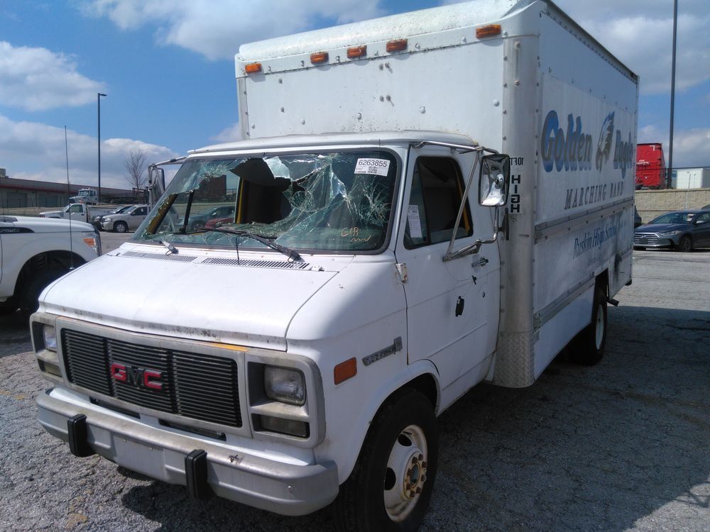 GMC Cutaway Van