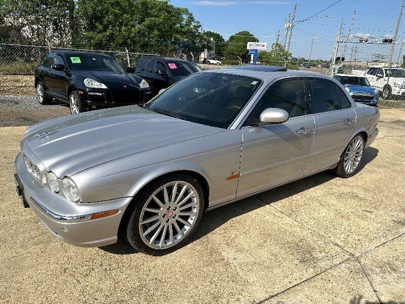 Jaguar XJR