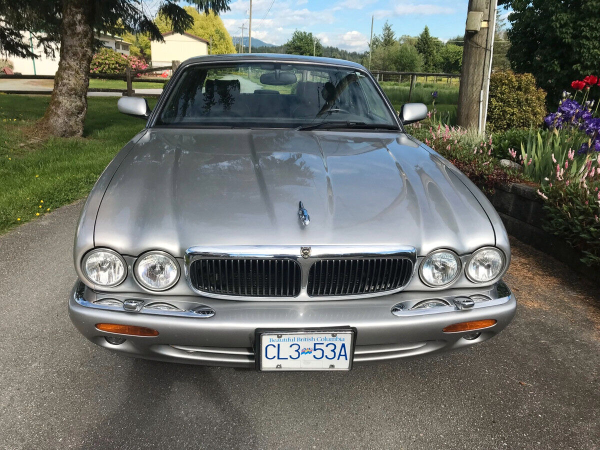Jaguar XJ8