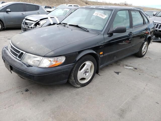 Saab 900