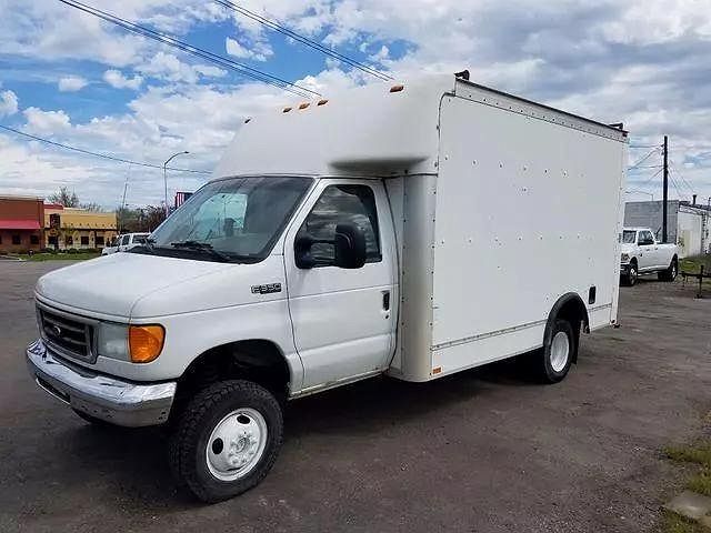 2005 FORD E-350