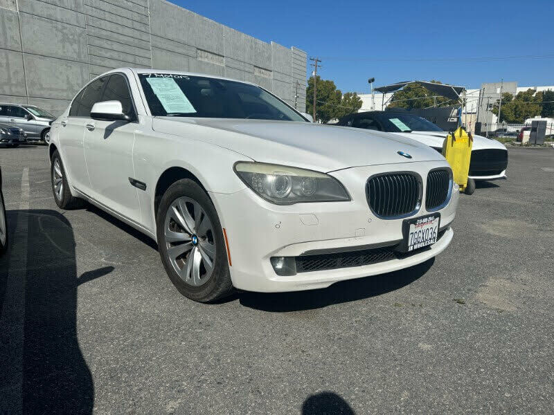 BMW 740i