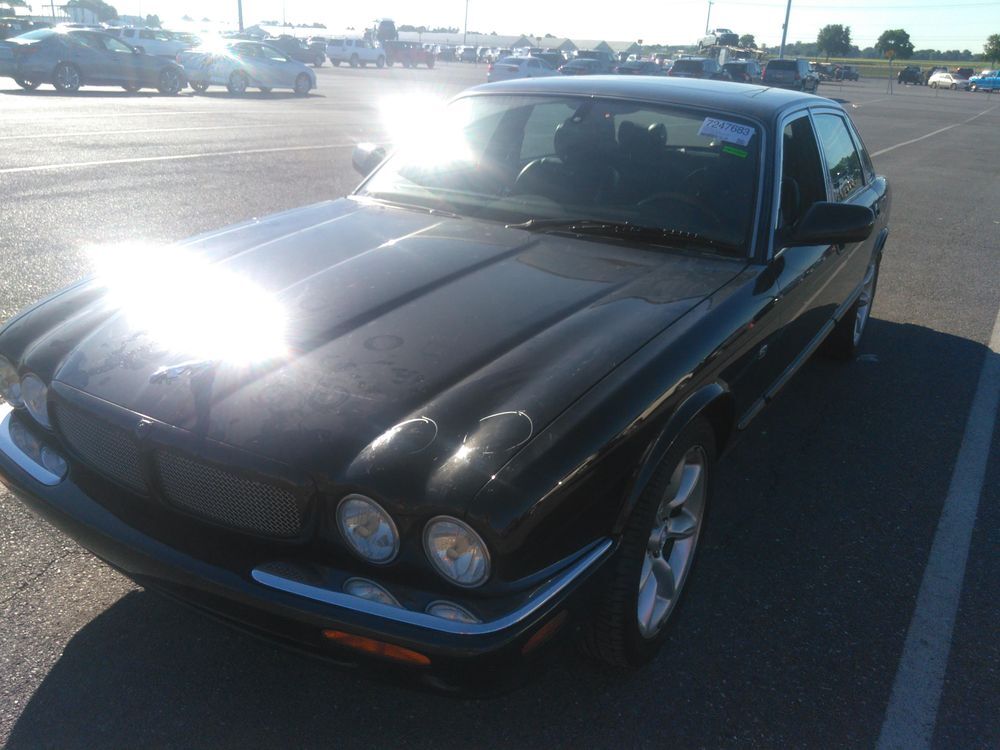 Jaguar XJR