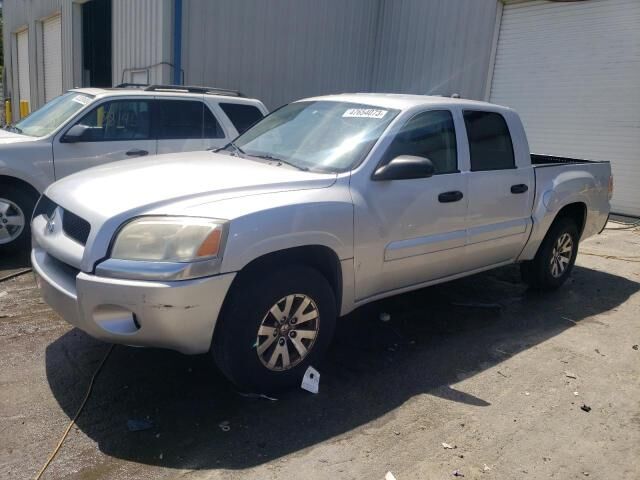 Mitsubishi Raider