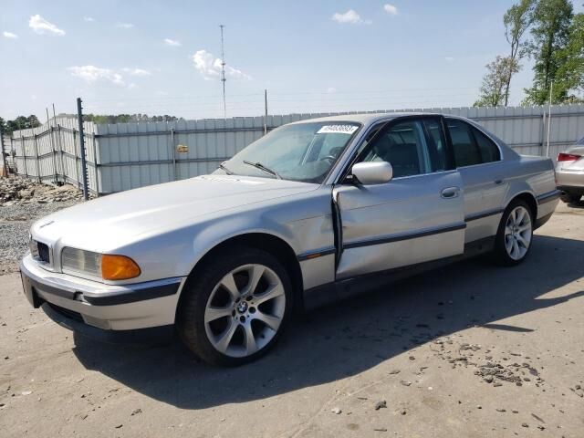 BMW 740i