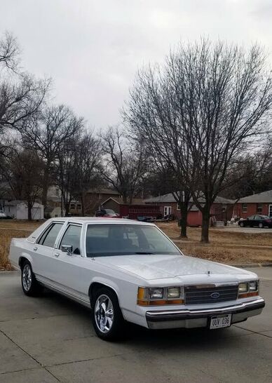 Ford Crown Victoria