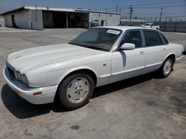 Jaguar XJ6